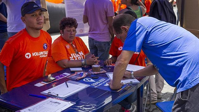 El partido de Leopoldo López recoge firmas para cambiar la Constitución de Venezuela