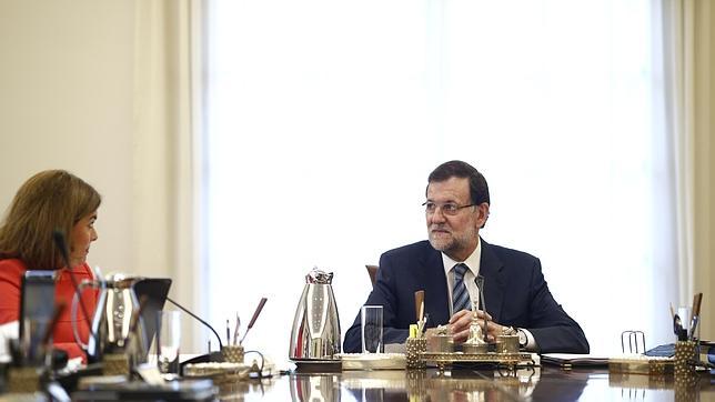 En directo: El TC admite el recurso del Gobierno y suspende la ley de consultas