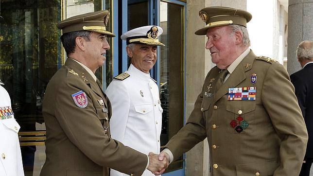 La cúpula militar almuerza con Don Juan Carlos