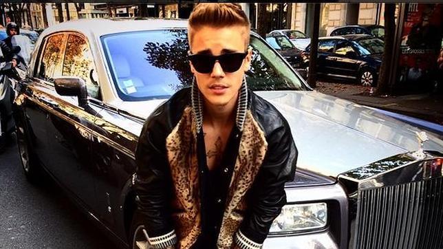 Justin Bieber se deja crecer el bigote