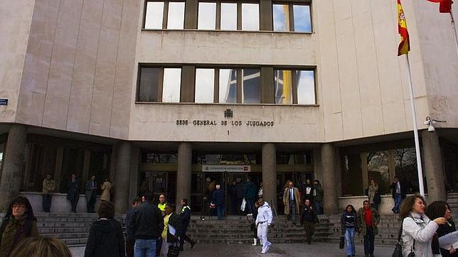 «Escrache» a un juez y a funcionarios en los juzgados de Plaza de Castilla