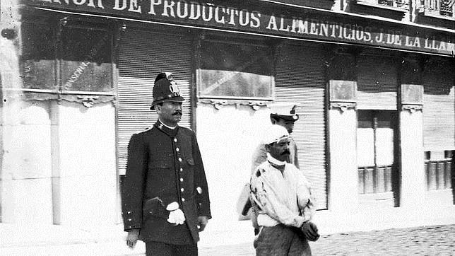 Gervasio Manuel Sánchez Nieto, asesino de Cuatro Caminos, en el momento de ser conducido a la cárcel en 1911