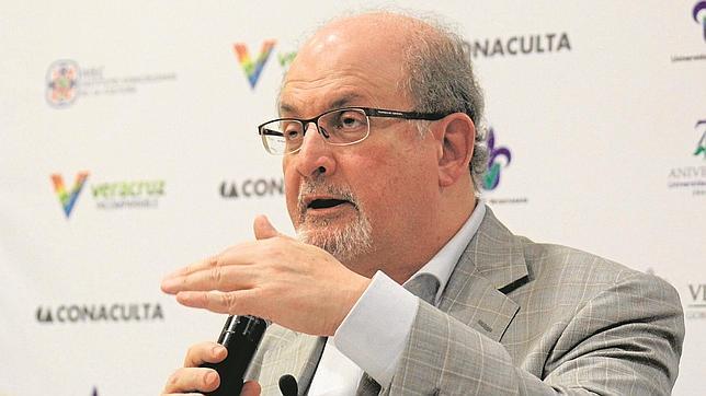 Salman Rushdie: «Si alguien condena tu libro, escribe otro y otro y otro...»