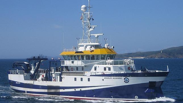 La Guardia Civil protege en Gibraltar un buque español hostigado por la Royal Navy