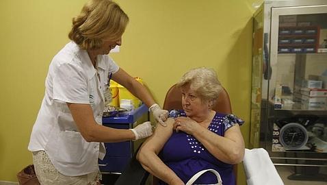 Las personas mayores de 65 años son un grupo de riesgo para la gripe estacional