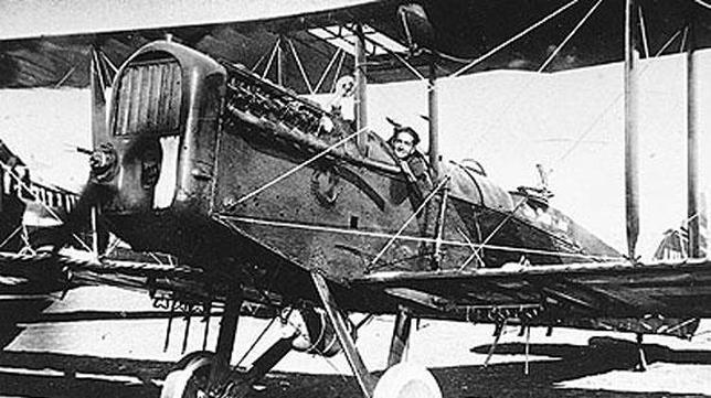 El DH4 alcanzaba una velocidad de hasta 220 kilómetros por hora y fue ampliamente utilizado por el Ejército Español