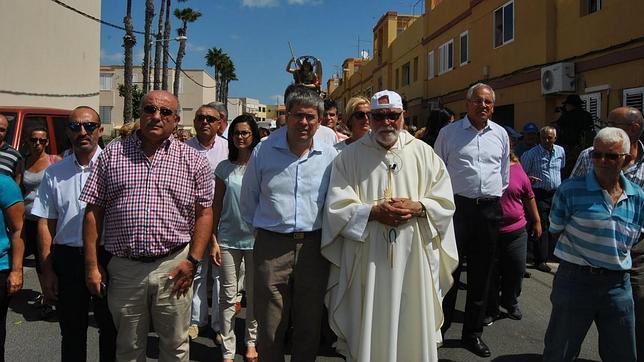 Un cura pide que dejen de robar agua bendita de la iglesia para rituales de brujería