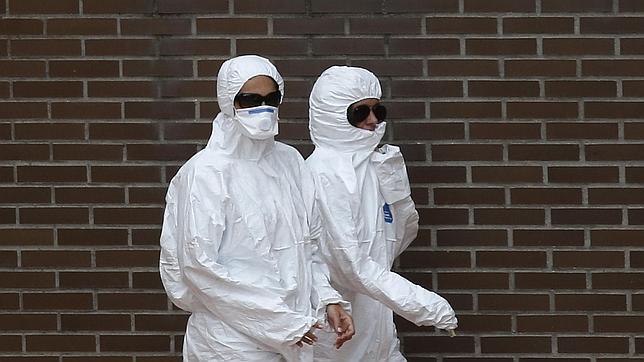 Bruselas revisará los protocolos ante el ébola y envía a dos expertos a Madrid