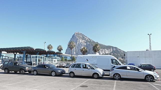 Guardias civiles cancelan una reunión con la Policía de Gibraltar por sus exigencias territoriales