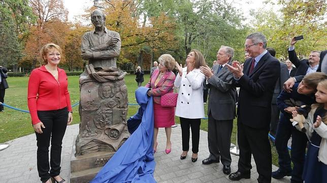 Antonio Mingote pasea para siempre en El Retiro