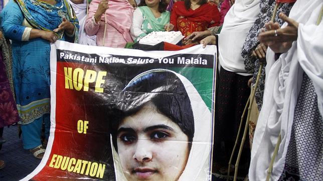 Los talibanes paquistaníes amenazan de muerte a Malala
