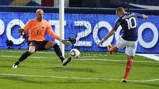 Hasta el portero de Luxemburgo ataca a Casillas