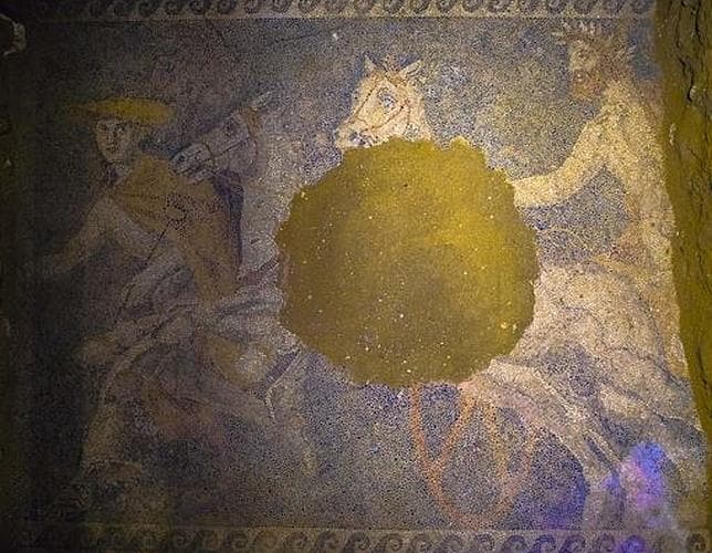 Impresionante mosaico hallado en el pavimento de la tumba de Amfípolis