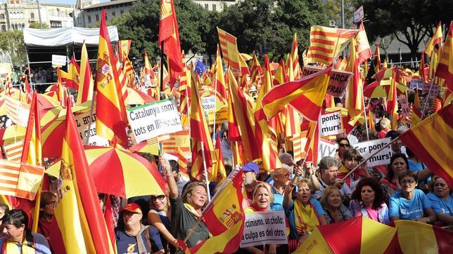 Los doce municipios catalanes que resisten la embestida de la consulta secesionista