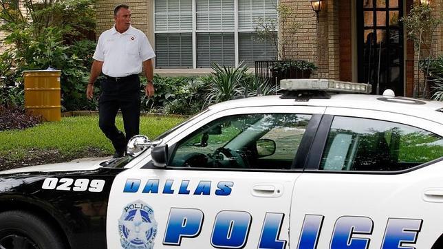 Errores en cadena, falta de información e  improvisación en el contagio de Dallas