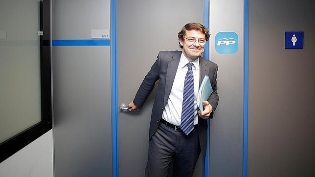 El PP no descarta expulsar a Rato por las tarjetas «B» de Caja Madrid