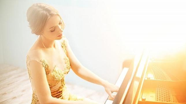 Liszt, Debussy y Mompou iluminan el piano de Judith Jáuregui