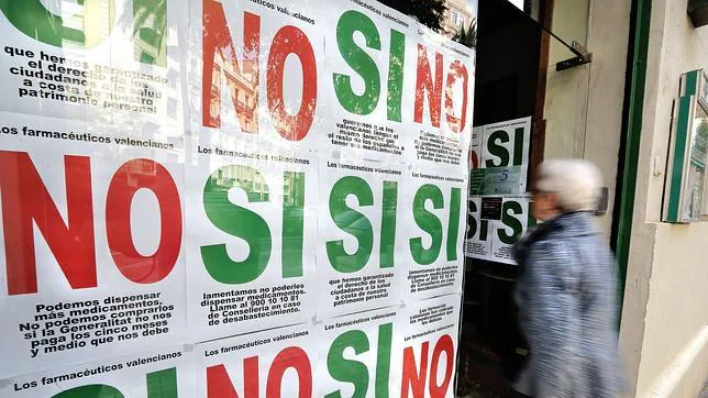 Imagen de archivo de una farmacia durante una de las huelgas por impagos de la Generalitat