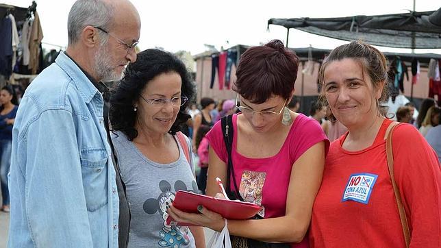 Firmas en contra de la ampliación de la zona azul en Utrera