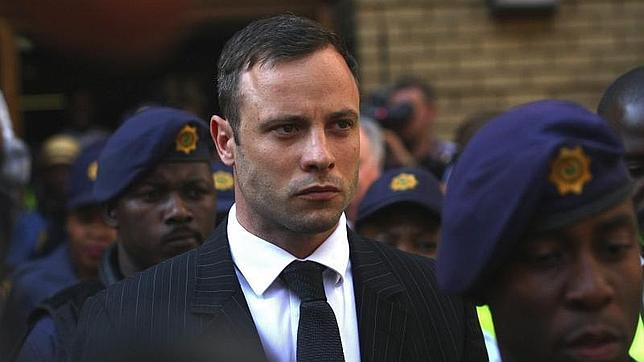 Los padres de Reeva Steenkamp a Pistorius: «Puedes quedarte con tu dinero manchado de sangre»