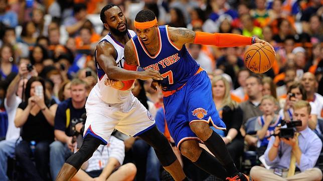 Carmelo Anthony guía a los Knicks ante los Sixers