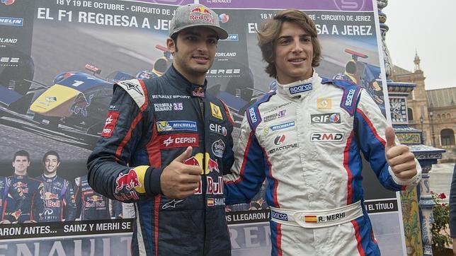 Sainz y Merhi exhiben sus monoplazas por la Plaza de España y el parque de María Luisa