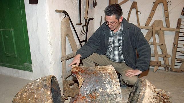 Hereda una casa y al abrirla halla 83 cartuchos de dinamita de la Guerra Civil