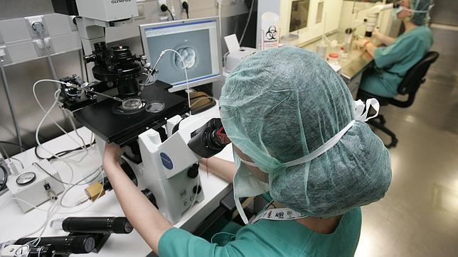 Cuatro mujeres consiguen ser madres a través del IVI tras superar un cáncer