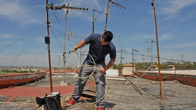 Los usuarios, preocupados con los plazos en la adaptación de las antenas de TDT