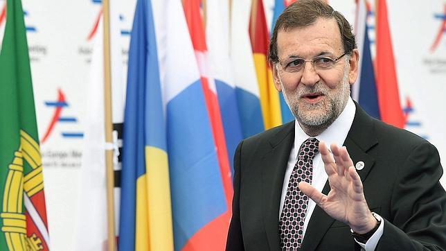 Rajoy pide a Mas que «comience a gobernar» ya tras la renuncia a la consulta ilegal