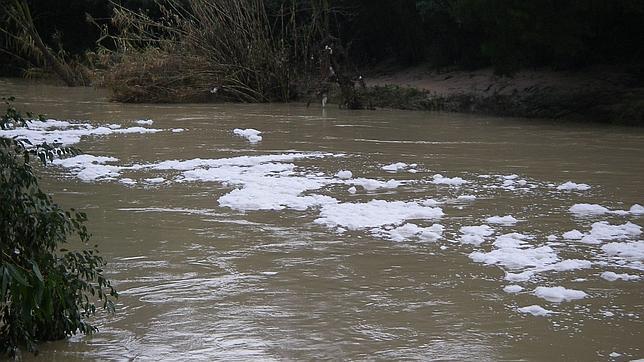 Nuevo vertido contaminante en el río Guadaíra