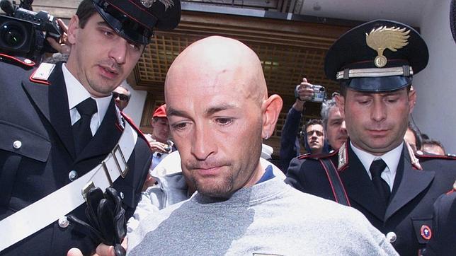 El fiscal implica a la mafia en la caída de Pantani