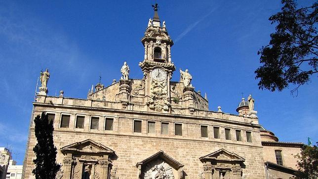 Imagen de la Iglesia de San Juan del Mercado; arriba, el «pardalot» de Sant Joan