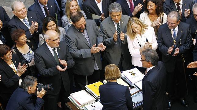 Artur Mas, el pasado 4 de octubre, ovacionado por unos socios catalanistas que luego le han dejado de lado