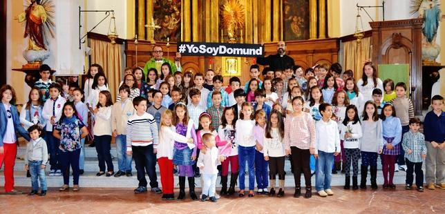 Niños participantes en la Eucaristía del Domund en La Puebla de Montalbán