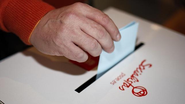 Los socialistas eligen en primarias a sus cabezas de lista para las elecciones de mayo