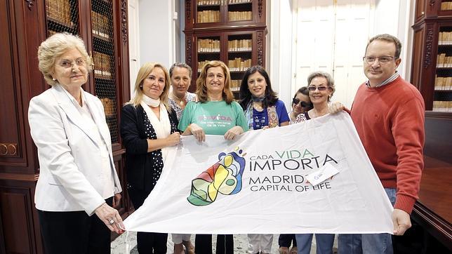Miembros de la plataforma Pro Vida de Córdoba, en la sede de la Fundación Miguel Castillejo