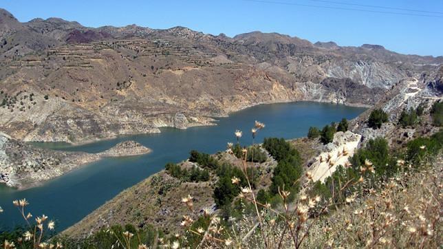 Los embalses de Cuevas y Benínar pierden un 30% de sus reservas