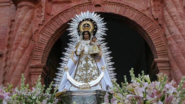 Las patronas de Villafranca, Castro del Río y Palma irán a la Regina Mater