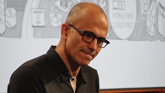 Satya Nadella en la conferencia en San Francisco en la que ha pedido disculpas