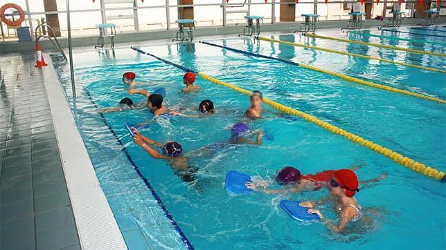 Pequeños nadadores en Mairena del Aljarafe