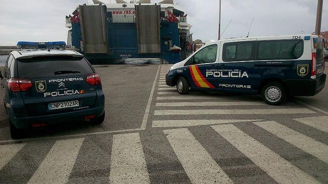 Un inmigrante intenta llegar a nado a Tarifa