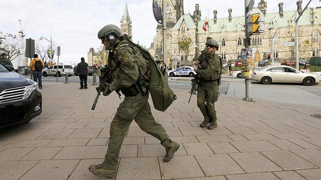 Un ataque al Parlamento siembra el pánico en Canadá