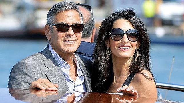 Clooney y Alamuddin celebran junto al Támesis su enésima fiesta nupcial