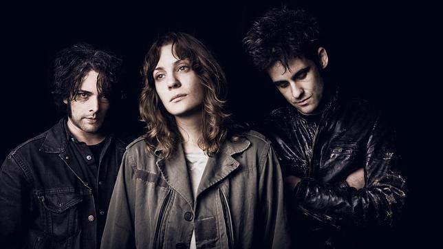 Black Rebel Motorcycle Club pide dinero a sus fans para la recuperación de su baterista, operada del cerebro