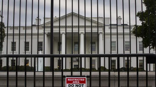 Vista de la valla de la Casa Blanca en Washington