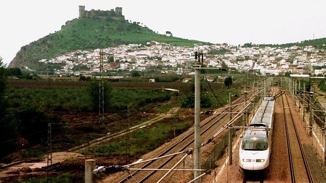 El Ayuntamiento rechaza el plan para desviar el AVE a Málaga