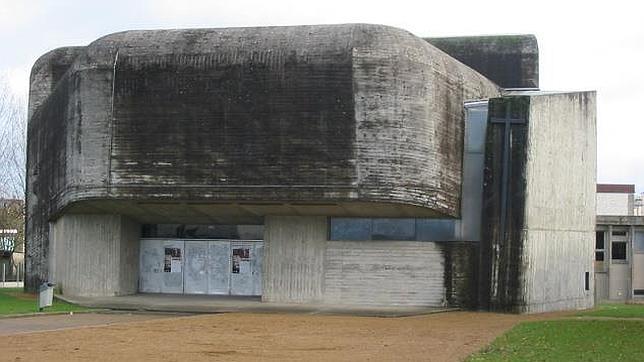 Iglesia de Sainte-Bernadette du Banlay, en Nevers, Francia