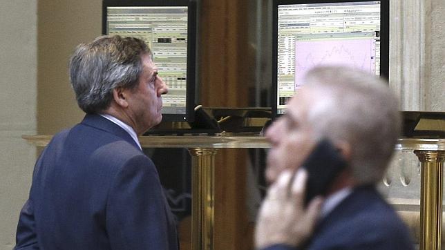 El Ibex 35 cierra en positivo tras una sesión volatil en la que llegó a perder un 2%