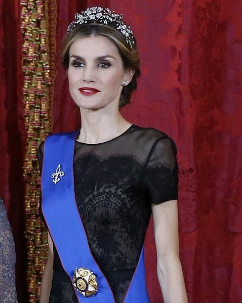 Doña Letizia vuelve a apostar por Carolina Herrera